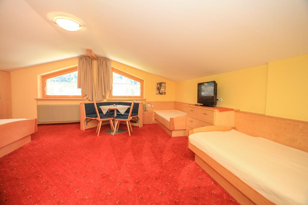 Garni Des Alpes Hotel Solda Exterior photo